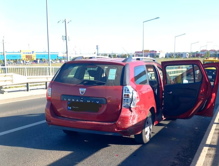 Poza pentru articolul Accident violent în Micălaca, cu trei autovehicule implicate: o femeie a fost rănită