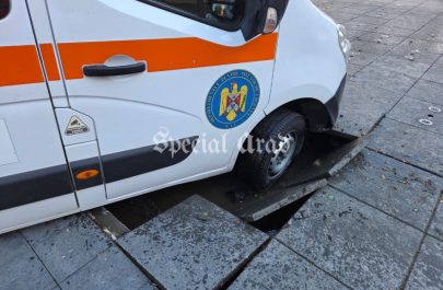 ambulanță blocată Aleea Borsec (3)