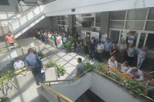 protest finanțe