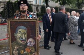 Caricaturist rus, opozant al lui Vladimir Putin, împușcat mortal în estul Poloniei