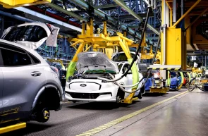 Ford a readus în fabrici sute de ingineri după ce sistemele AI au dat rateuri în controlul calității