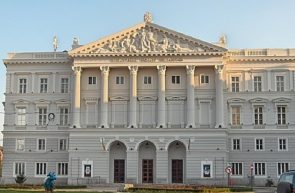 clădirea teatrul clasic