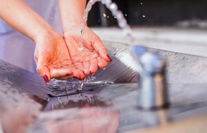 Compania de Apă Arad face apel la consum responsabil de apă. Postarea a stârnit un val de reacții critice din partea arădenilor