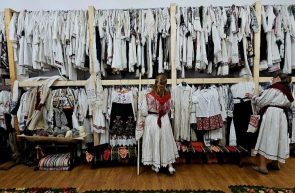 comoara costume populare Zimandu Nou