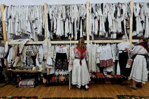comoara costume populare Zimandu Nou