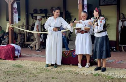 costume populare inaugurare