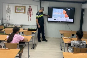 Elevii din Șofronea, învățați să spună stop bullying-ului