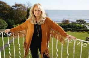 BONNIE TYLOR A MURIT