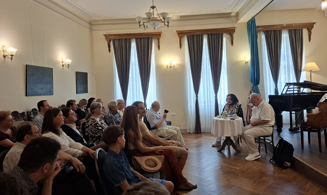 Mircea Mihăieș și-a lansat la Arad noul volum despre cele patru Virginia Woolf (3)