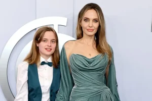 Vivienne Marcheline Jolie-Pitt fiica lui Brad Pitt renunță oficial la numele tatălui