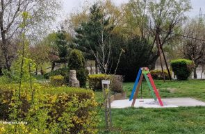 locul de joacă aproape de constructorul