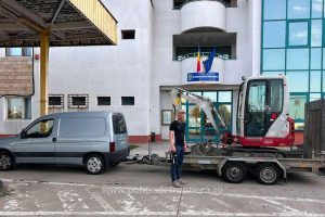 remorcă miniexcavator