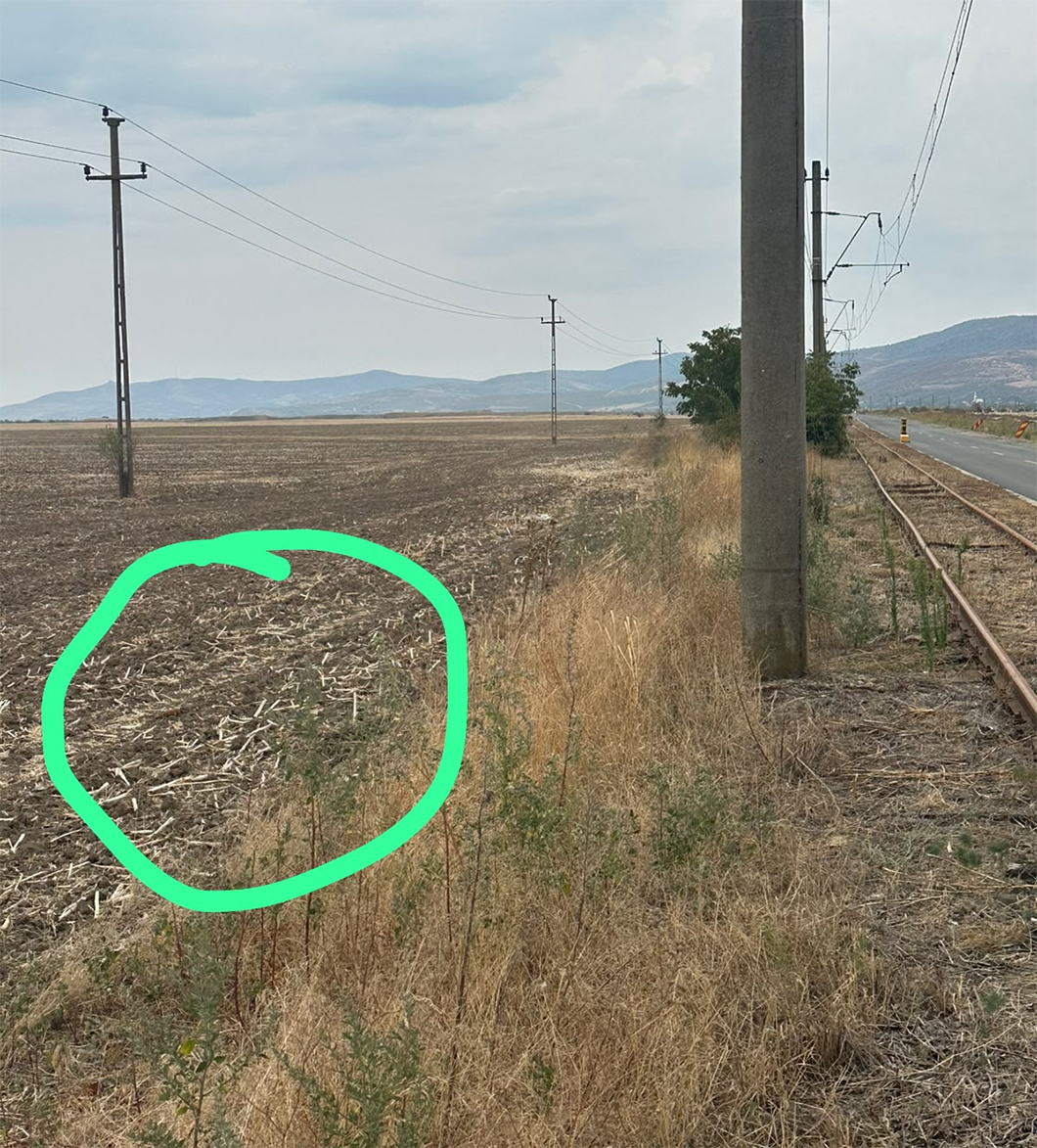 Proiectil găsit pe câmp, în apropierea drumului județean Sâmbăteni-Ghioroc