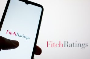 Fitch profimedia rating negativ