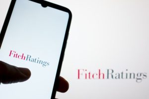 Fitch profimedia rating negativ