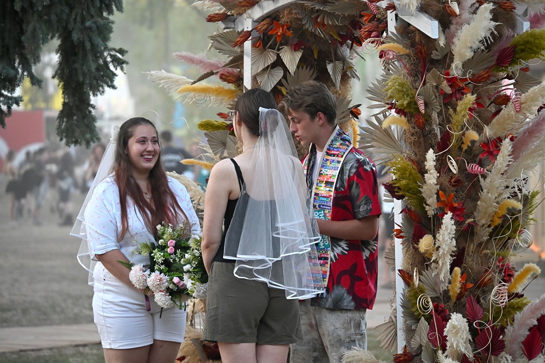 nuntă Sziget - foto Iulia Notaros