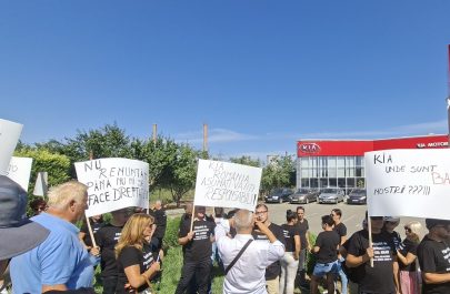 protest păgubiți sediul kia arad (2)