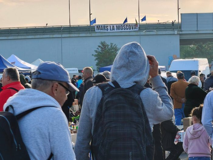 Marș la Moscova!