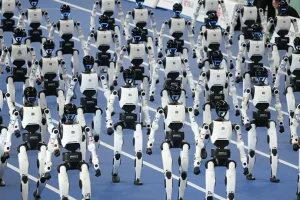 China pregateste roboti umanoizi pentru razboi. tehnologia intra in faza militara