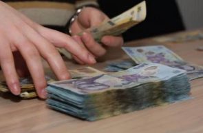 salariile la stat companii