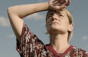 Malul vânăt - film coprodus de Sebastian Stan, în grădina de vară Cinema Arta, în prezența regizoarei Andreea Cristina Borțun