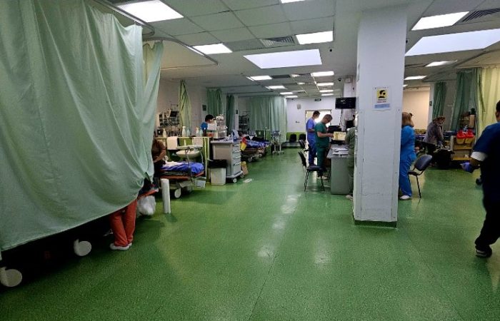 Cel mai mare val de angajări: 70 de posturi scoase la concurs la Spitalul Județean Arad. Se caută infirmieri, brancardieri, registratori, autopsieri și un casier