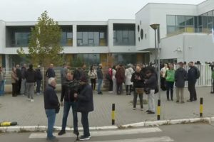 Alegeri decisive în Serbia - Vucic, confruntat cu un referendum anti-putere după protestul studențesc. Cozi la urne de la primele ore
