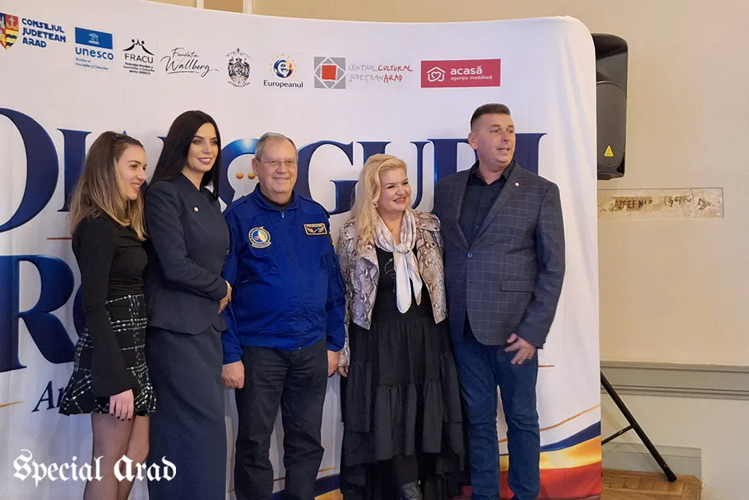 Astronautul Dumitru Prunariu și criticul de artă Radu Varia, la Arad (5)