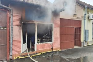Incendiu la un magazin second-hand din Grădiște