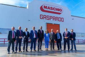 ambasadoarea Italiei, Laura Aghilarre, vizitează MASCHIO GASPARDO în Chișineu-Criș