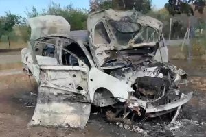 Sofronea masina incendiata