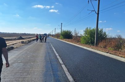primul strat de asfalt pe drumul sâmbăteni ghioroc (1)